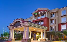 Holiday Inn Express & Suites Las Vegas Sw Springvalley By Ihg